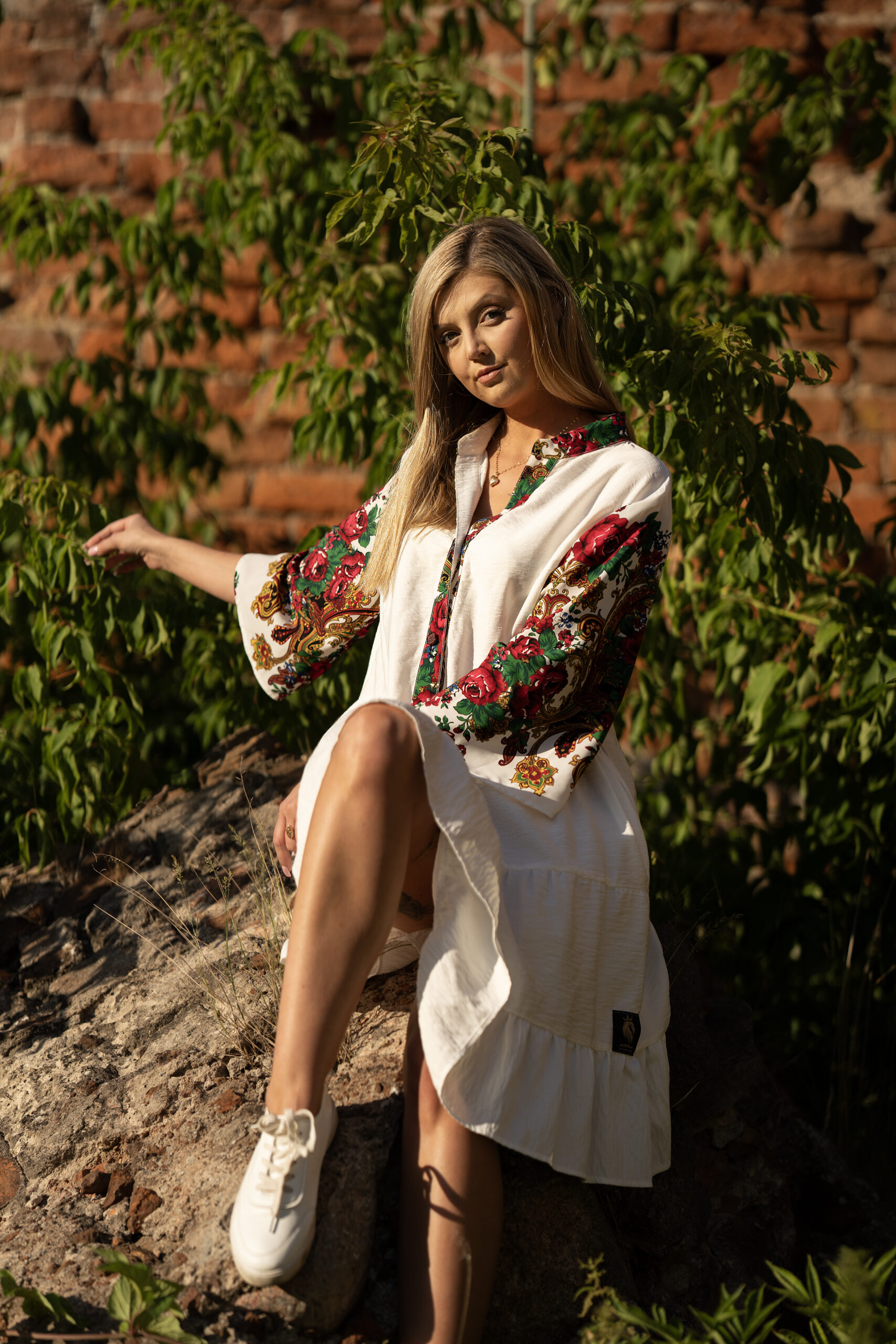 Sukienka letnia z dodatkiem folkloru