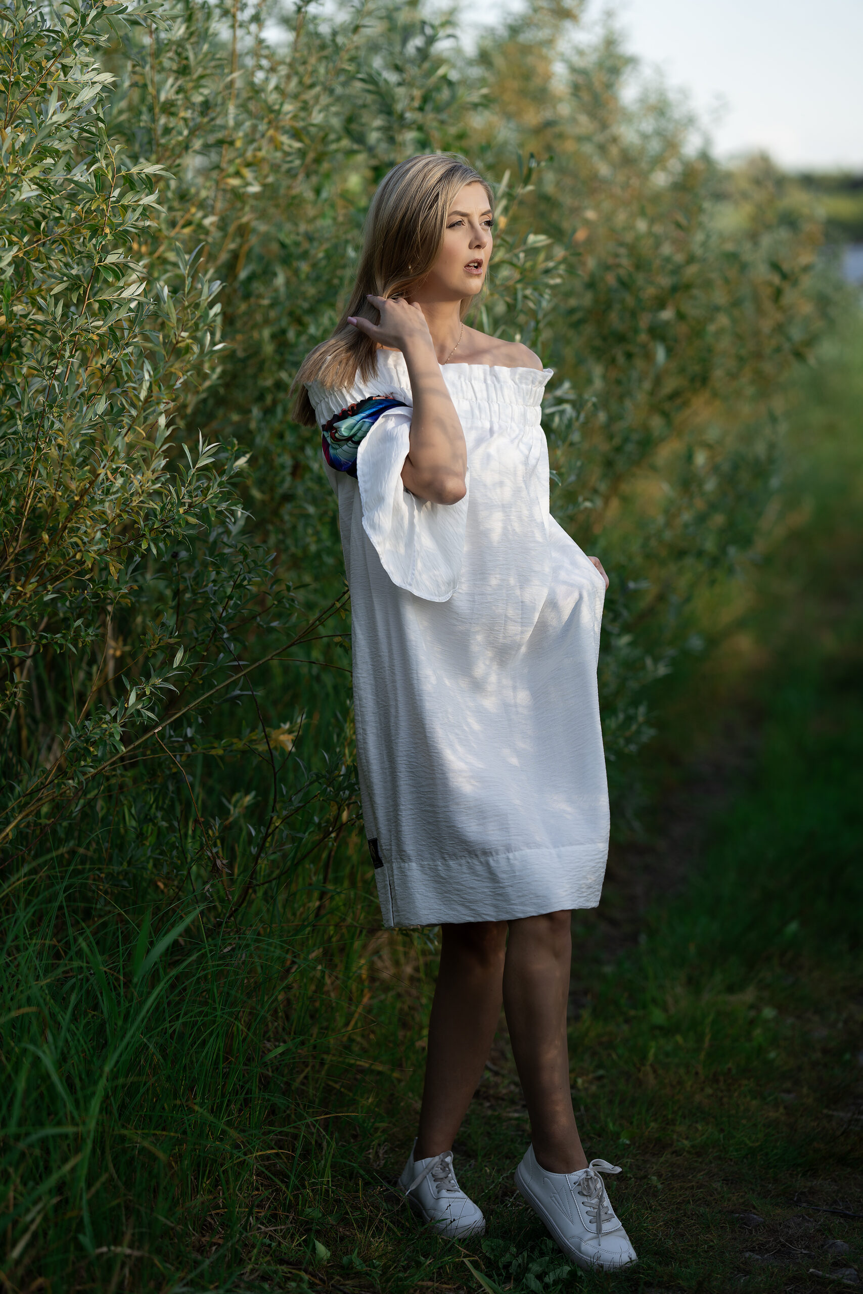 Sukienka a'la hiszpanka z motylkami